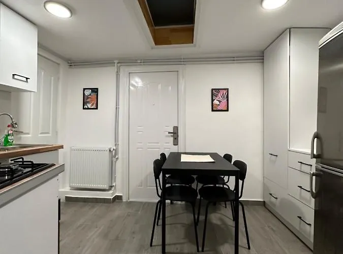 Turqoise Apartment Bucharest